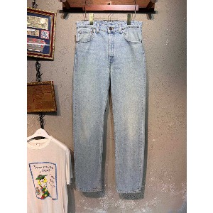 [LEVI&#039;s]late 80s light blue vintage 505 jeans, made in u.s.a (~ 32.5in)